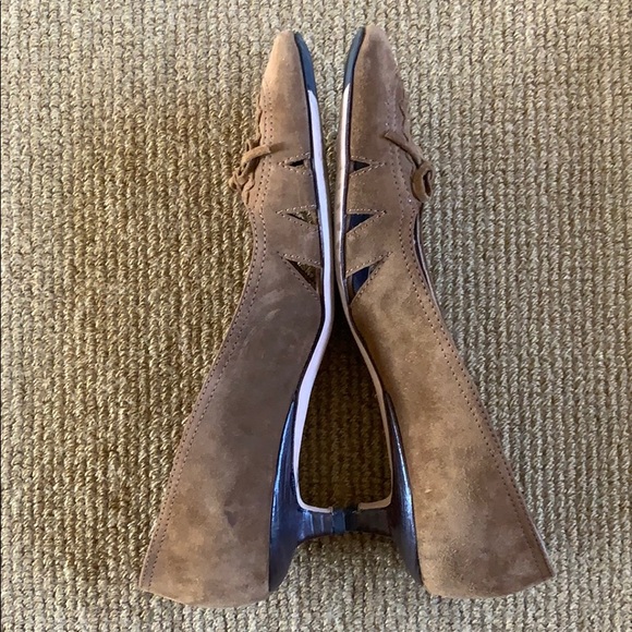 Calvin Klein light brown suede kitten heels - Picture 4 of 7
